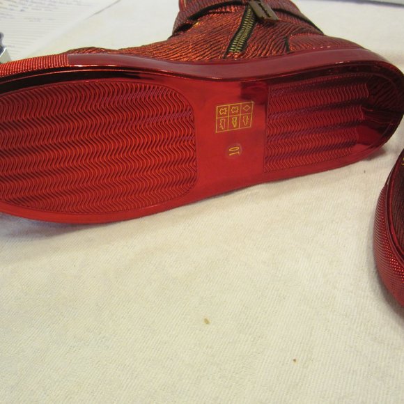 SULLIVAN 24 BY JUMP, NY, COLLECTIBLE RED & GOLD BASKETBALL SNEAKERS - Picture 6 of 16